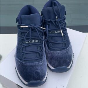 Air Jordan 11 Velvet Navy sneakers